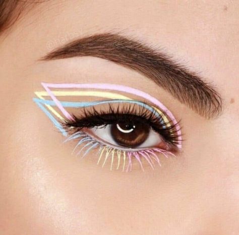 15 Ideas de maquillaje para lucir tus ojos con el cubrebocas Eye Makeup Guide, Makeup Pictorial, Sugarpill Cosmetics, Cute Eye Makeup, Cat Eye Makeup, Smink Inspiration, Eye Makeup Designs, Makijaż Smokey Eye, Colorful Eye Makeup