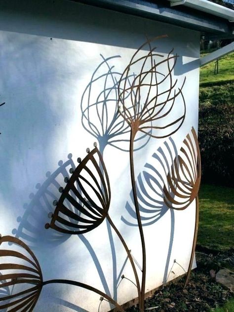 large outdoor wrought iron wall art - Google Search Tree Wall Art Diy, Wall Art Outdoor, Outdoor Metal Wall Art, Garden Poles, Tree Artwork, Metal Tree Wall Art, Walled Garden, Iron Wall Decor, Garden Art Sculptures Diy