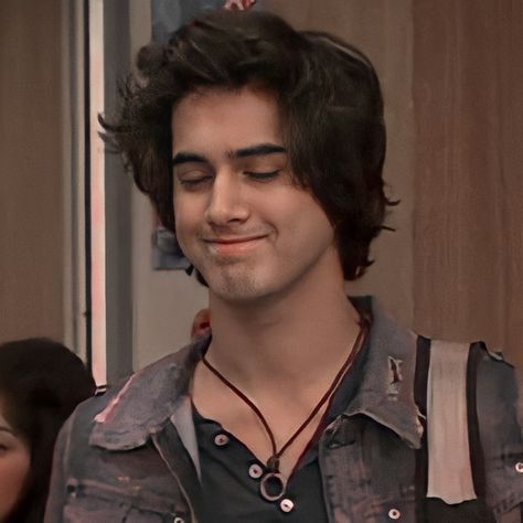 Beck Oliver Icons Beck Oliver Icons, Beck Oliver Aesthetic, Avan Jogia Victorious, Jade And Beck, Hollywood Arts, Beck Oliver, Love Profile Picture, Nickelodeon Girls, Joker Images