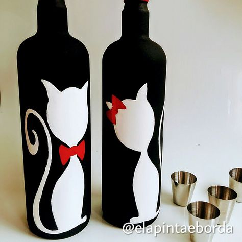 beer bottle crafts simple beer bottle crafts painting#bottle_art_new_ideas #bottle_art_new #bottle_art_new_design #bottle_art_no_paint #bottle_art_online simple bottle decoration Beer bottle art and craft Beer bottle crafts with lights Glass bottle garden ideas Diy Glass Bottle Crafts Ideas, Black Bottle Art, Glass Bottles Art Paint, Hand Painted Wine Bottles, Glass Bottle Diy, Diy Glass Bottle Crafts, Wine Bottle Art, Glass Bottles Art, Wine Bottle Diy Crafts