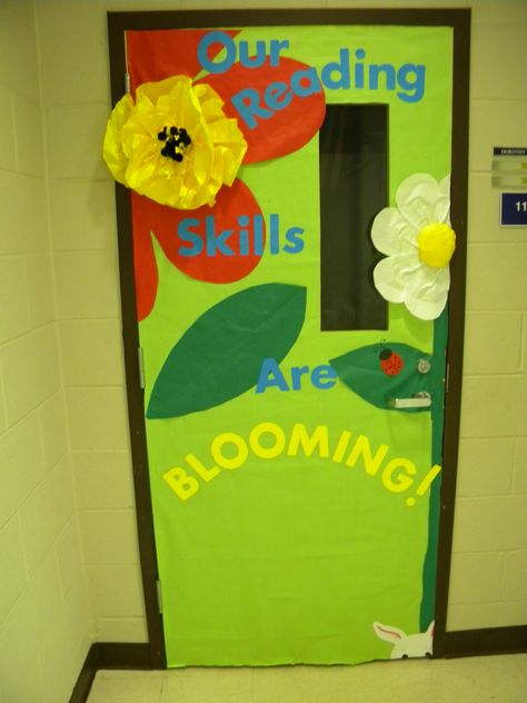 Kindergarten Door Ideas, Kindergarten Door, Crafty Decor, Door Covers, Door Decorating, School Things, Classroom Door, Door Decoration, Design Your Dream House