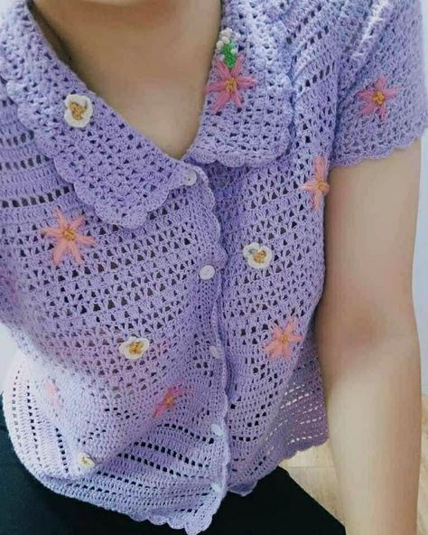 Crochet Blouse Free Pattern, Crochet Top Outfit, Crochet Vest Pattern, Crochet Ladies Tops, Crochet Tops Free Patterns, Crochet Design Pattern, Crochet Clothing And Accessories, Crochet Summer Tops, Crochet Fashion Patterns