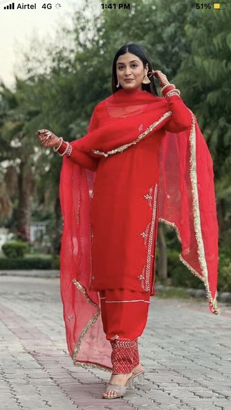 Red Punjabi Suit, Latest Anarkali Designs, Punjabi Wedding Suit, Anarkali Designs, Indian Bride Outfits, Punjabi Outfits, Draping Fashion, Suits Design, Punjabi Suit