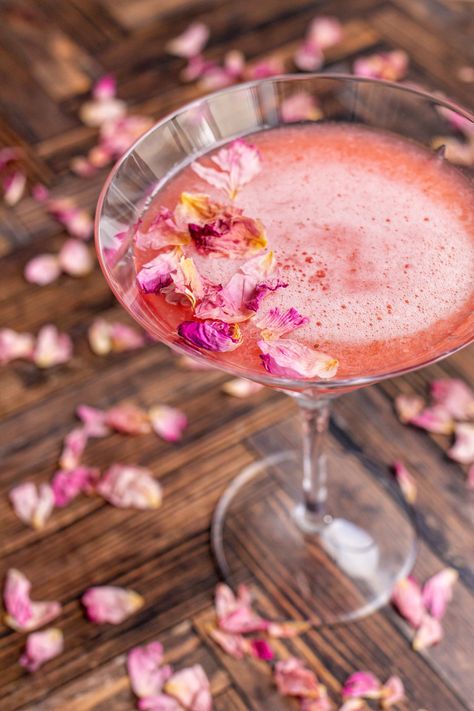 Mulan Inspired Drinks, Mulan Drink Ideas, Cherry Blossom Drink Cocktails, Gin Cherry Cocktail, Cherry Blossom Cocktail Recipe, Chinese Inspired Cocktails, Mulan Cocktail, Chinese Cocktails, Cherry Blossom Food