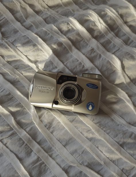 Film Camera Olympus, Olympus Film Camera Aesthetic, Olympus Camera Aesthetic, 35 Mm Film Camera, Vintage Film Camera Aesthetic, Olympus Film Camera, Olympus Aesthetic, Olympus Camera Photography, 35mm Film Aesthetic