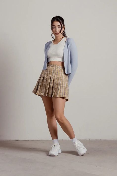 Pleated Mini Skirt Outfit, Blue Skirt Outfits, Cute Mini Skirt Outfits, Africa Outfits, Plaid Skirt Outfit, Pleated Skirt Outfit, Cute Skirt Outfits, Mini Pencil Skirt, Suede Mini Skirt