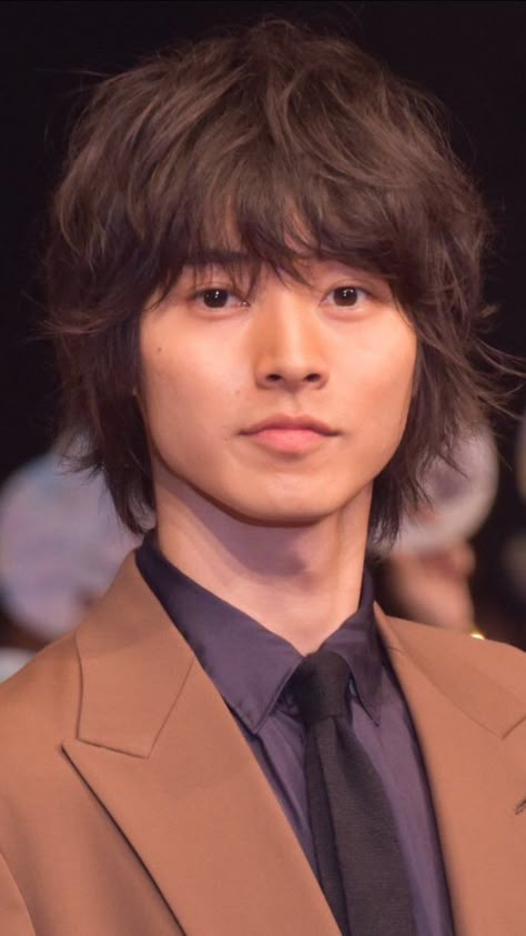 Kento Yamazaki Hairstyle, Asian Shaggy Hair, Shaggy Short Hair Men, Long Messy Hair, Boy Haircut, Short Shaggy Haircuts, Shaggy Short Hair, Kento Yamazaki, Hair Inspiration Short