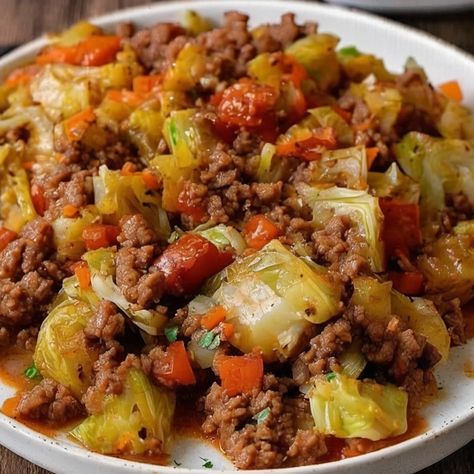 Cabbage and Minced Meat Cabbage Minced Meat, Cabbage And Minced Beef, Mince And Cabbage Recipes, Cabbage And Minced Meat, Mince Meat Recipes, Baked Apple Fritters Recipe, Minced Meat Recipes, Mincemeat Recipes, Cooking Cabbage