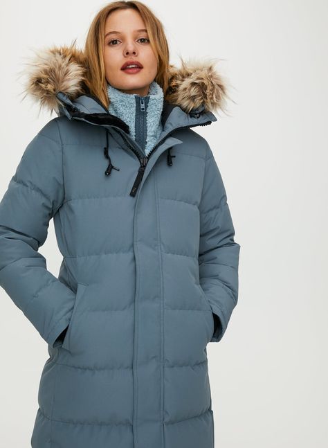 Winter Parkas Women, Aritzia Winter Jacket, Aritzia Parka, Winter Parka Women, Winter Style Ideas, Best Parka, Womens Parka Winter, Parka Outfit, Grey Parka