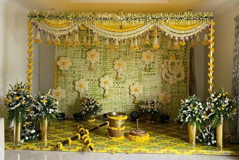 Aesthetic Backdrop, Pastel Wedding Decorations, Naming Ceremony Decoration, Small Wedding Decor, Simple Stage Decorations, Wedding Stage Backdrop, Wedding Background Decoration, Simple Wedding Decorations, Desi Wedding Decor