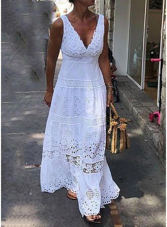 White Lace Tunic, Vacation Maxi Dress, Empire Maxi Dress, Gaun Fashion, Elegant Maxi Dress, Plain Dress, Lace Tunic, Beach Maxi Dress, Maxi Robes