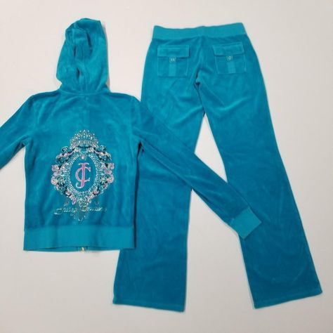 JUICY COUTURE TRACKSUIT BLUE VELOUR MATCHING SET. 2... - Depop Hogwarts Clothes, Track Suit Outfit, Tvd Dr, Juicy Tracksuit, Turquoise Clothes, School Dr, Bad Education, Dr Wardrobe, Coordinates Outfits