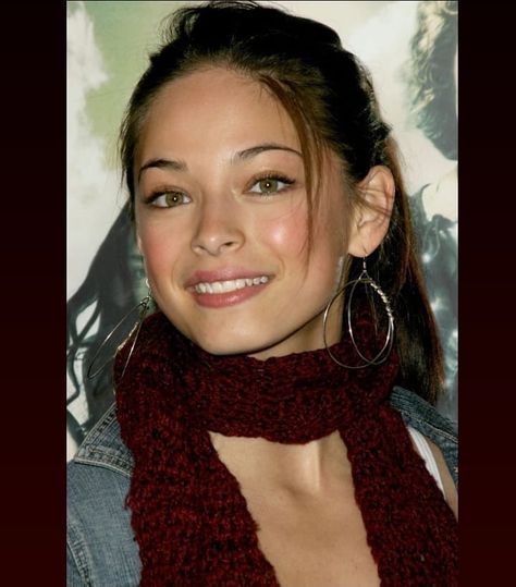 Kristin Kreuk Smallville, Megan Fox Face, Kristen Kreuk, Lana Lang, Laura Vandervoort, Big Box Braids Hairstyles, Kristin Kreuk, Original Supermodels, Celebrity Stars