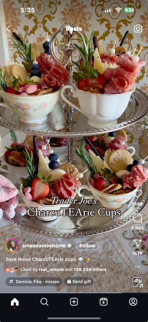 Cup Charcuterie, Charcuterie Board Meats, Charcuterie Inspiration, Tea Party Food, Party Food Platters, Charcuterie And Cheese Board, Charcuterie Recipes, Small Snacks, Food Displays