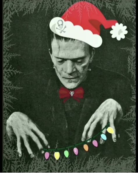 Horror Profile Picture, Creepy Christmas Wallpaper, Horror Profile, Spooky Christmas Wallpaper, Creepy Christmas Art, Goth Christmas Wallpaper, Goth Christmas Aesthetic, Christmas Horror Art, Evil Christmas