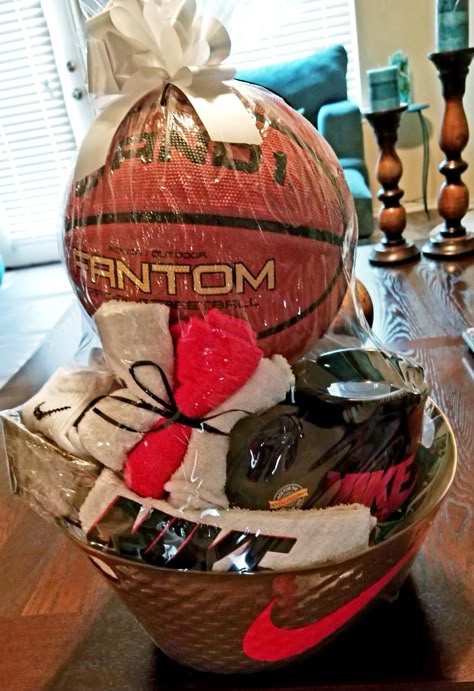 Basketball Gift Ideas For Boyfriend, Birthday Gifts For Basketball Boyfriend, Gifts For Athletic Boyfriend, Basketball Boyfriend Gifts, Gift Ideas For Boyfriend Basketball, Basketball Theme Gift Basket, Basketball Basket, Basketball Gift Basket For Boyfriend, Basketball Basket For Boyfriend