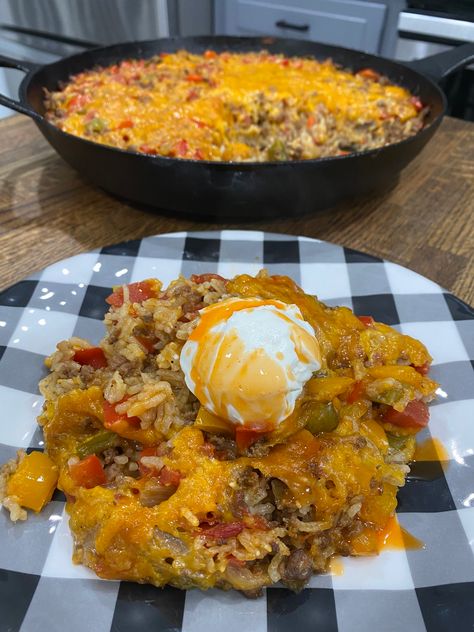 Healthy Fall Ground Beef Recipes, Unstuffed Pepper Skillet Ground Beef, Unstuffed Bell Pepper Skillet, Unstuffed Peppers Skillet, Fall Skillet Meals, Unstuffed Peppers Casserole, Luke Brown Cooking In The Midwest, Pepper Dinner Ideas, Luke Brown Recipes