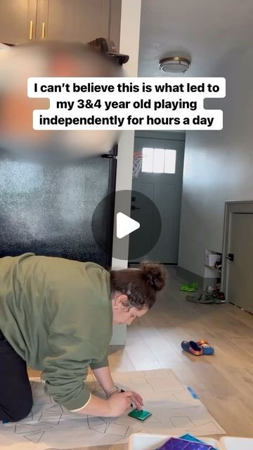 CARA 💥realistic mom life & toddler activities on Instagram: "This is EXACTLY how...⬇️  I got my 2 & 4 year old playing independently more during the day & me using tv less!!   It took consistency & setting boundaries & it wasn’t always an easy process, but gosh, it’s so worth it to get to this point!  I started by setting up a simple activity at the end of each night for them to wake up to in the morning.  it wasn’t activities that took a ton of time to set up (because HELLO i had a newborn). They often looked ugly. I didn’t tell them to just “go play”. Independent play is like a muscle! It needs to be worked to grow. But with the right strategies, you can get your toddler playing instead of watching TV (if that’s what you want! also totally okay if you’re not in the season for wanting th Instead Of Watching Tv, Morning Activities, Physical Activities For Kids, Toddler Education, Independent Play, Parenting Ideas, Smart Parenting, Conscious Parenting, Baby Advice