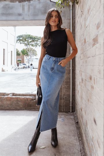 Attending Graduation Outfit Ideas Guest, Worship Outfits, Mode Chanel, Denim Skirt Outfits, Mode Boho, Skirt Denim, California Casual, Summer Fits, Denim Midi Skirt