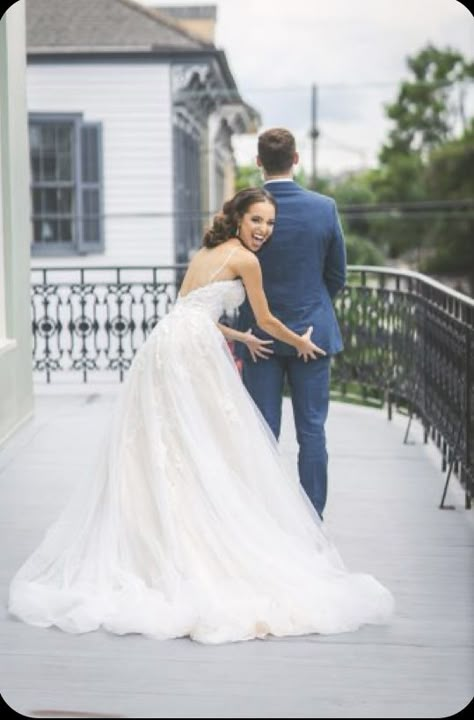 Wedding Photos After Ceremony, Bridal Party Inspo Pics, Bride And Groom Wedding Poses, Wedding Day Photos Must Have Bride And Groom, Wedding Day Picture Ideas, Unique Wedding Picture Ideas, Groomsman Photo Ideas, First Look Wedding Photos Ideas, Wedding Day Photo Ideas