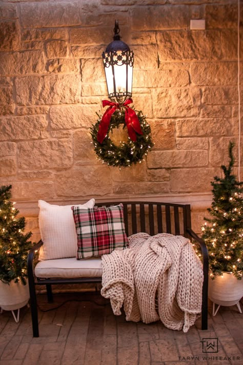 Christmas Bench Photo Ideas, Christmas Minis Outdoor Setup, Christmas Porch Bench, Outdoor Christmas Bench, Christmas Bench Decor, Christmas Bench, Christmas Mini Shoot, Outdoor Christmas Party, Candle Workshop