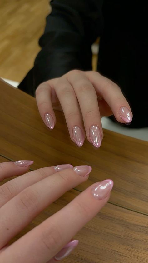 Simple Gel Polish Designs, Simple Nail Design, Soft Pink Nails, Pink Chrome Nails, Soft Gel Nails, Nail Art Pictures, Nail Care Tips, Casual Nails, Soft Nails