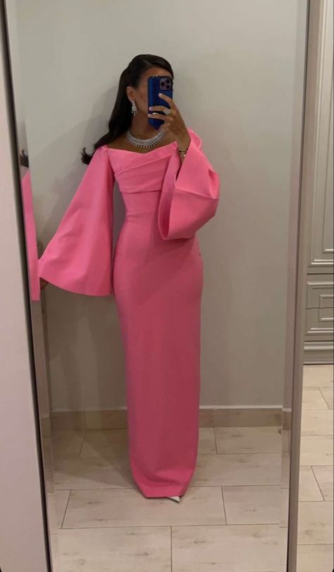 Pink Prom Dress, Evening Dress Floor Length, Elegant Dresses Classy, Womens Prom Dresses, Pink Prom, Ladies Gown, Modest Fashion Outfits, Mode Inspo, Glam Dresses