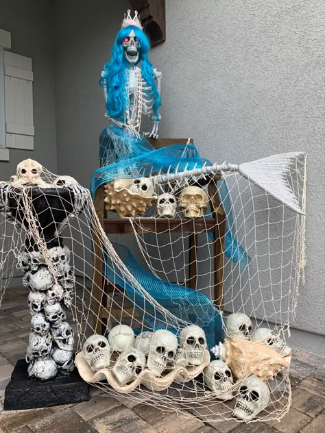 Halloween Nautical Decor, Spooky Ocean Decor, Scary Under The Sea Halloween, Skeleton Beach Theme, Ghost Ship Halloween Decoration, Ocean Themed Halloween Decorations, Beach Themed Halloween Decorations, Mermaid Skeleton Decor, Diy Mermaid Skeleton