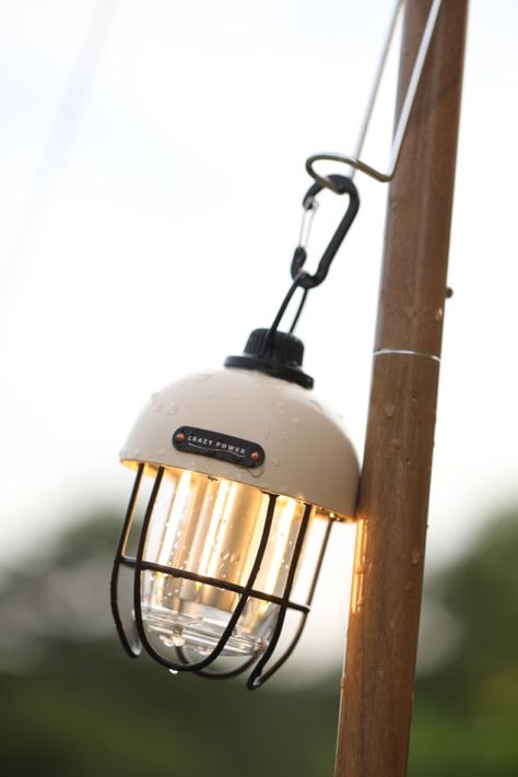 Camp Lighting Ideas, Camping Lights Ideas, Japanese Camping, Camp Lamp, Camping Lighting, Lantern Camping, Camping Girl, Solo Camping, Camping Inspiration