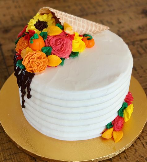 Cornucopia Cake Ideas, Thanksgiving Decorated Cakes, Thanksgiving Cakes Ideas, Thanksgiving Cake Ideas Decorating, Birthday Party Ideas At Home, Thanksgiving Cake Ideas, Fall Bakery, Thanksgiving Cakes Decorating, Holiday Cake Designs