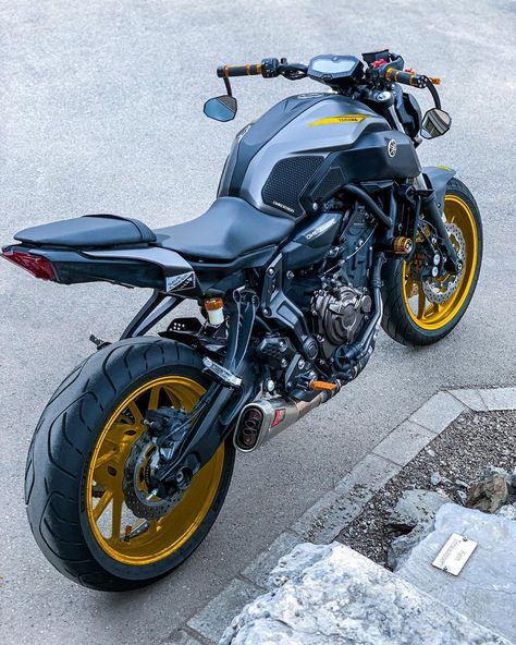 Ride hard or stay home!’s Instagram photo: “I'm just saying it looks nice 😈   . . . . . . . . . . . .  #yamaha #teamyamaha #mt07 #universalbikers #bikestagram #bikerlife…” Yamaha Mt07 Custom, Mt 07 Custom, Yamaha Mt 07, Naked Bikes, Motorcycle Baby, Wooden Bicycle, Yamaha Mt07, Motos Yamaha, Urban Bicycle