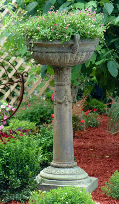 Amazing Garden Ideas, Garden Front Porch, Outdoor Urns, Stone Garden Statues, Woodland Gardens, Outdoor Garden Statues, Antique Garden, Garden Urns, Urn Planters