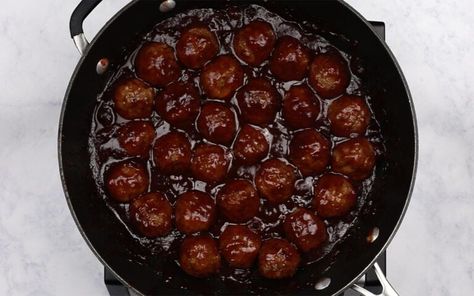 Easy BBQ Cranberry Meatballs (Stovetop or Slow Cooker) Meatballs Stovetop, Cranberry Bbq Meatballs, Stovetop Meatballs, Christmas Party Foods, Cranberry Meatballs, Bbq Meatballs, Christmas Appetizers Party, Meatball Recipes Easy, Christmas Recipes Appetizers