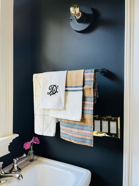 Towel Bar Over Toilet, Towel Bar Decor, Black Home Interior, Black Feature Wall, Over Toilet, Scandi Interiors, Black Interior Design, White Interior Design, Hanging Bar