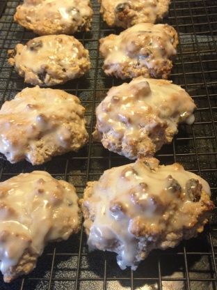 Hardee’s Cinnamon Raisin Biscuits, Raisin Biscuits Recipe, Cinnamon Raisin Biscuits, Bisquick Recipes Breakfast, Raisin Biscuits, Bisquick Biscuits, Cinnamon Biscuits, Bisquick Recipes, Biscuit Bread