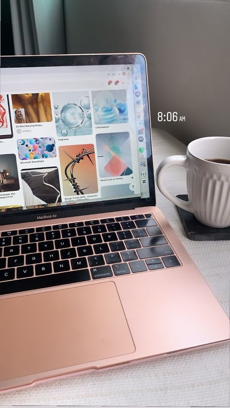 Mac Air Aesthetic, Macbook Air M1 Gold, Macbook Air Laptop, Note Taking Tips, Desktop Setup, Coffee Shop Aesthetic, Backlit Keyboard, Aesthetic Minimalist, Vision Board Inspiration