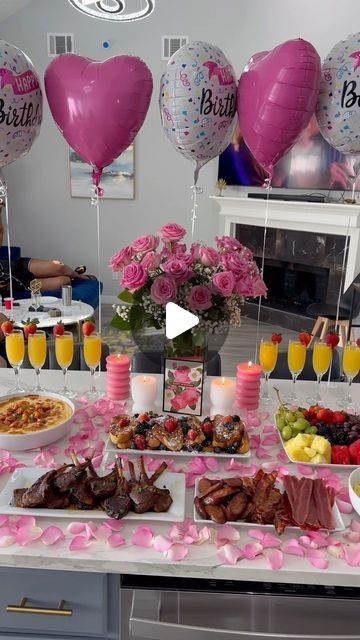 Birthday Breakfast Set Up Ideas, Brunch For Birthday Party, Midnight Brunch Party Ideas, Birthday 21st Ideas, 40th Brunch Birthday Ideas, Small Brunch Set Up, Diy Birthday Brunch Ideas, Teen Brunch Birthday Party, Diy Brunch Ideas Table Settings