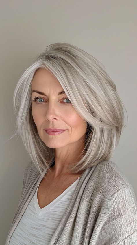 Perfect Curly Hair, Haircuts For Medium Length Hair, Medium Hair Styles For Women, Short Silver Hair, Gorgeous Gray Hair, Grey Hair Inspiration, Long Gray Hair, Hair Affair, Haircuts For Medium Hair