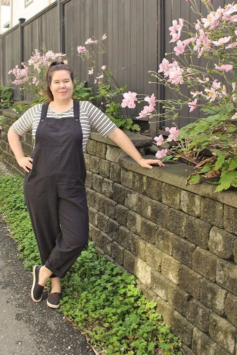 Classic Black Yanta Overalls » Helen's Closet Patterns Yanta Overalls, Plus Size Overalls Outfit, Diy Overalls, Dungaree Pattern, Full Bust Adjustment, Linen Overalls, Wrap Dress Pattern, Plus Size Sewing Patterns, Best Wraps