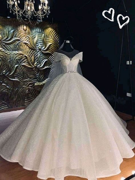 Glitter Ball Gown, Princess Ball Gowns Wedding Dress, Baju Kahwin, Dresses For Bride, Gowns Vintage, Big Wedding Dresses, Princess Bridal Gown, Bridal Gowns Vintage, Glitter Ball