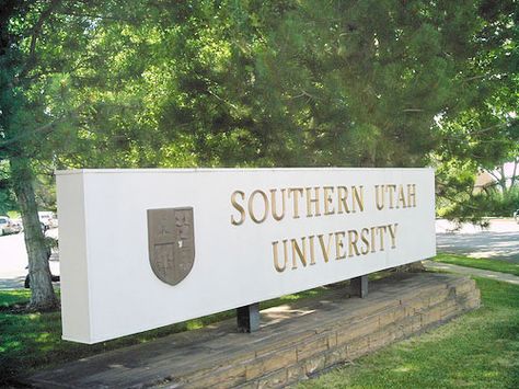 Southern Utah University...Beautiful Campus! Southern Utah University, University Of Utah, Dream College, College Hacks, Beautiful Places On Earth, College Life, Heaven On Earth, Most Beautiful Places, Utah