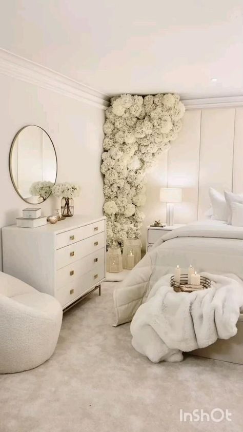 #style #interiordecor #o #livingroom #flowers #decoracion #photography #interiorstyling #decora #m #diy #homestyle #wood Cream And White Bedroom, Bedroom Ideas For Small Rooms Women, Luxury Room Bedroom, Glam Bedroom, Classy Bedroom, Apartment Diy, Bedroom Decor Design, Woman Bedroom, Apartment Decor Inspiration