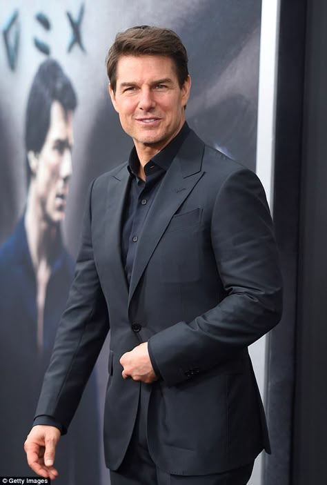 Black magic: Tom looked dapper in a black shirt with no tie and a black suit All Black Suit, Estilo Kardashian, Tom Cruise Movies, Ethan Hunt, Black Suit Men, Outfit Grid, Looking Dapper, Fashion Suits For Men, Cruise Outfits