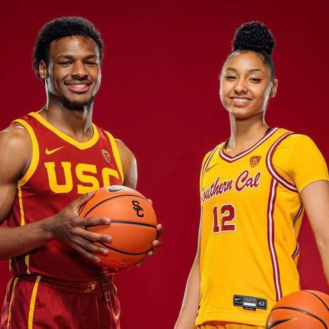 Juju Watkins, Usc Basketball, Cute Dreads, Usc Trojans, Basketball Legends, Women's Basketball, Basketball Girls, Womens Basketball, College Basketball