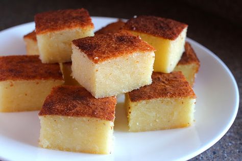 Casava Cake Recipe, Vietnamese Desserts, Cassava Cake, Vietnamese Dessert, Viet Food, Vietnam Food, Fruitcake Recipes, Filipino Desserts, Vietnamese Cuisine