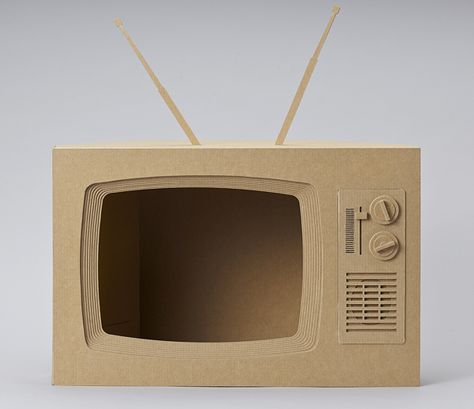 Retro, Cardboard TV by Mat Bogust, via Behance Cardboard Tv, Cardboard Art Sculpture, Just Go For It, Cardboard Crafts Diy, Cardboard Box Crafts, Cardboard Toys, Cardboard Sculpture, Diy Tv, Cardboard Art