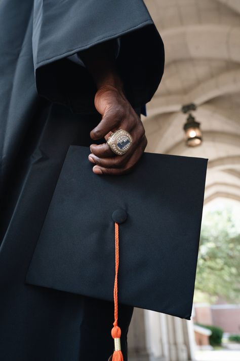 Cap And Gown Poses Guys, Graduation Photoshoot Ideas For Men, Male Vision Board Pictures, Men Graduation Pictures Cap And Gown, Senior Picture Ideas Cap And Gown Guys, Men’s Cap And Gown Pics, Mens Graduation Photoshoot, Men's College Graduation Photos, Men’s High School Graduation Photos