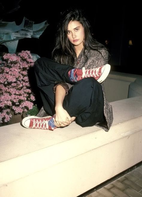 converse all-star The 80s Fashion, 80s Fashion Outfits, 80s Fashion Trends, 80s Outfit, Demi Moore, 1980s Fashion, Celebrity Look, 80s Fashion, Latest Fashion For Women