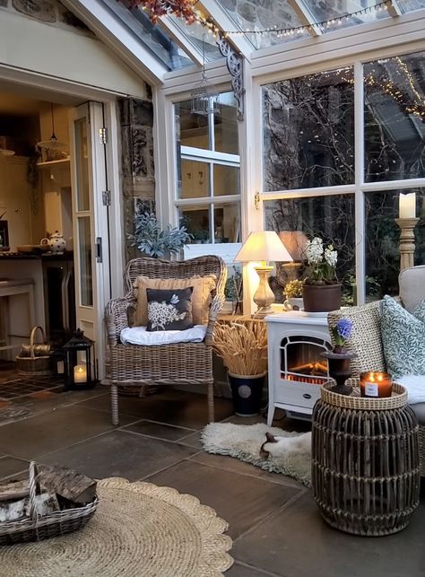 Cosy Conservatory Ideas Sunrooms, Conservatory Decor Cosy, Cottage Conservatory, Victorian Sunroom, Parisian Chic Bedroom, Cottage House Interior, Conservatory Interior, Conservatory Decor, Boho Modern Farmhouse