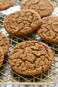 Molasses Cookies - Great Old Fashioned Flavor and a Chewy Bite! Old Fashioned Molasses Cookies, Molasses Recipes, Chewy Molasses Cookies, Molasses Cookies Recipe, Baking Christmas, Ginger Molasses Cookies, Cookies Baking, Coffee Ice, Molasses Cookies